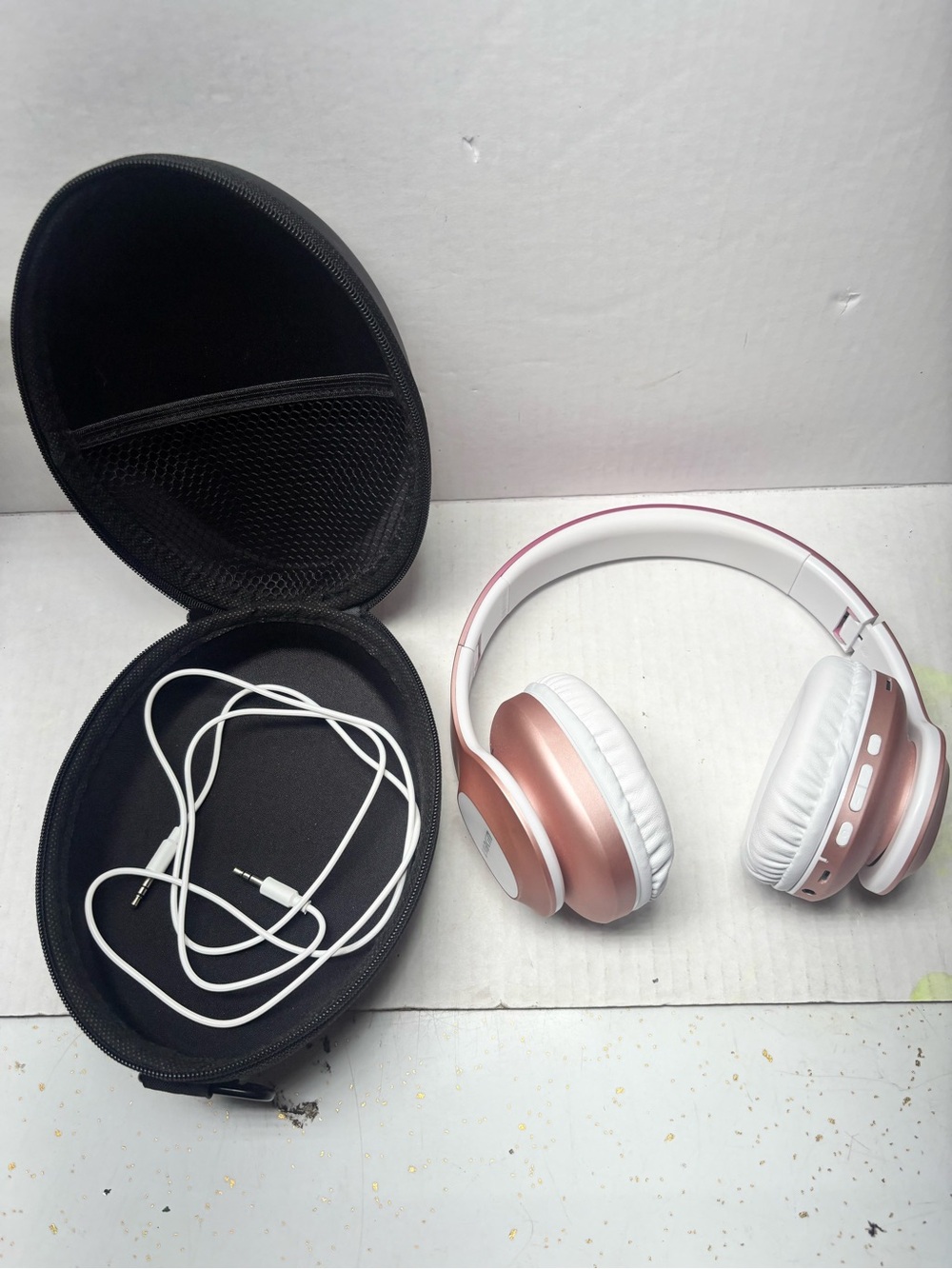Lobkin Rose Gold Wireless Bluetooth Headphones with Case and Cable